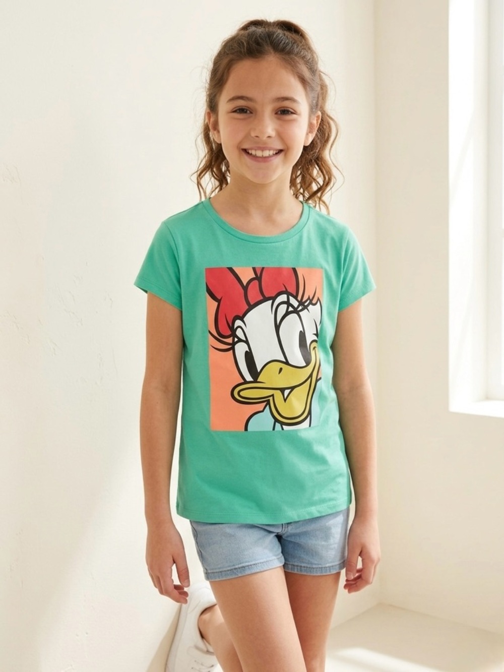 Disney Daisy Duck Amazon Essentials Green Graphic Tee Girl's Size 10 (L)